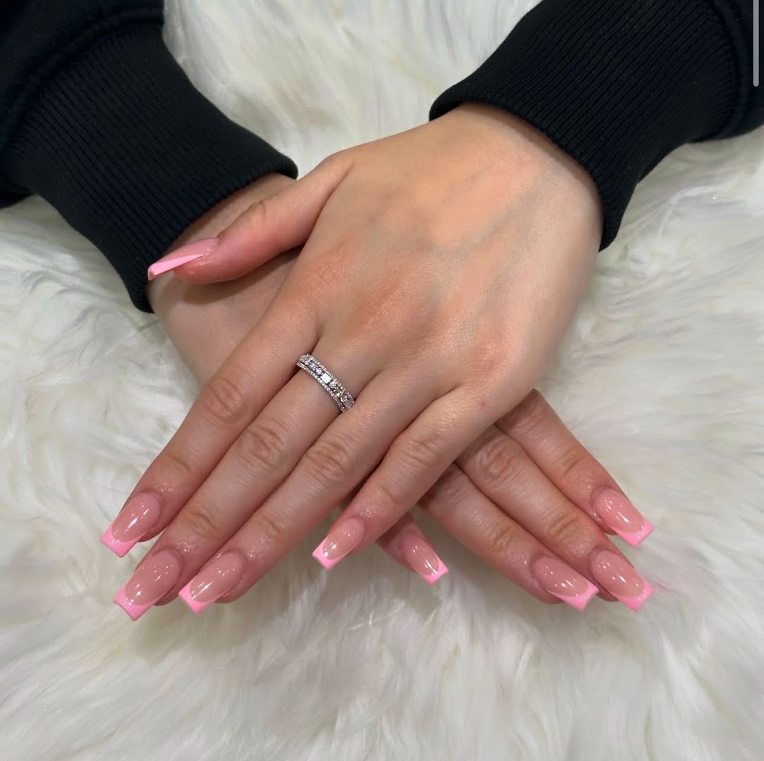 Pink & White · Photos 8